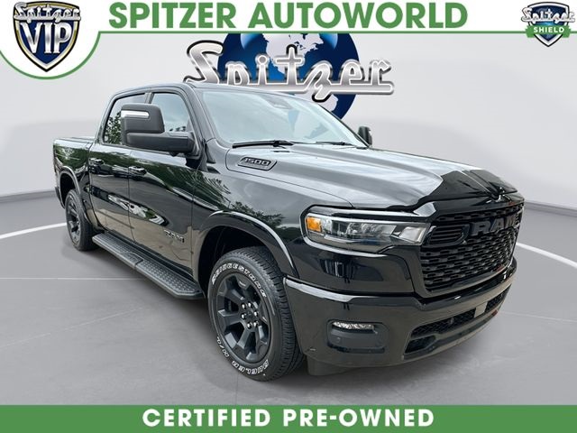 Diamond Black Crystal Pearlcoat 2026 RAM 1500 Big Horn Crew Cab 4WD Pickup Truck Four-Wheel Drive 8-Speed Automatic