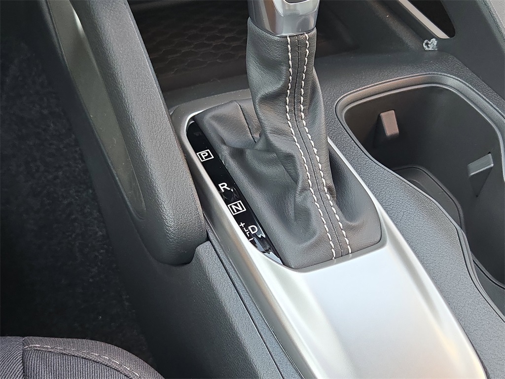 2025 Nissan Frontier SV photo 12