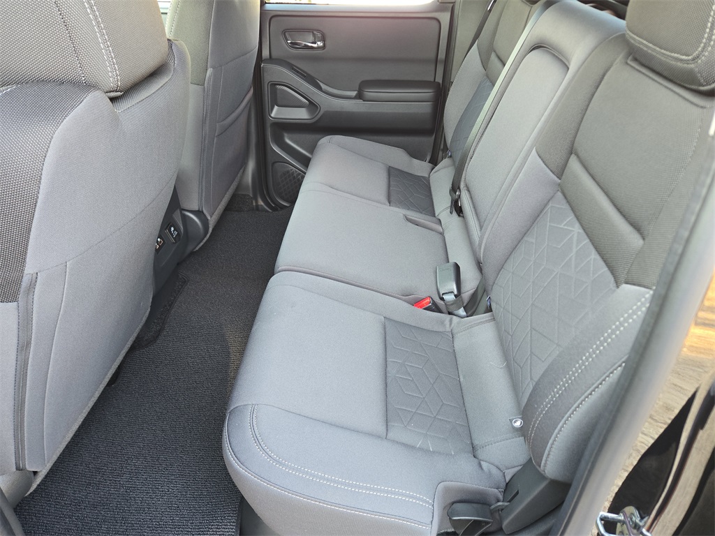 2025 Nissan Frontier SV photo 8