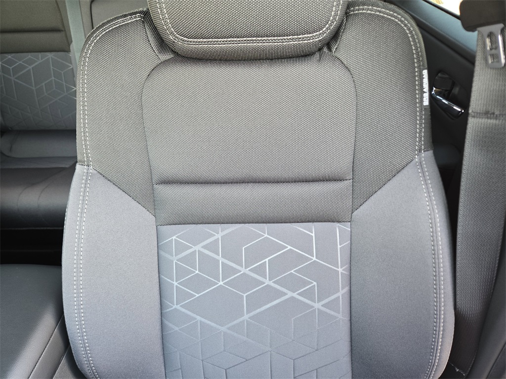 2025 Nissan Frontier SV - 8