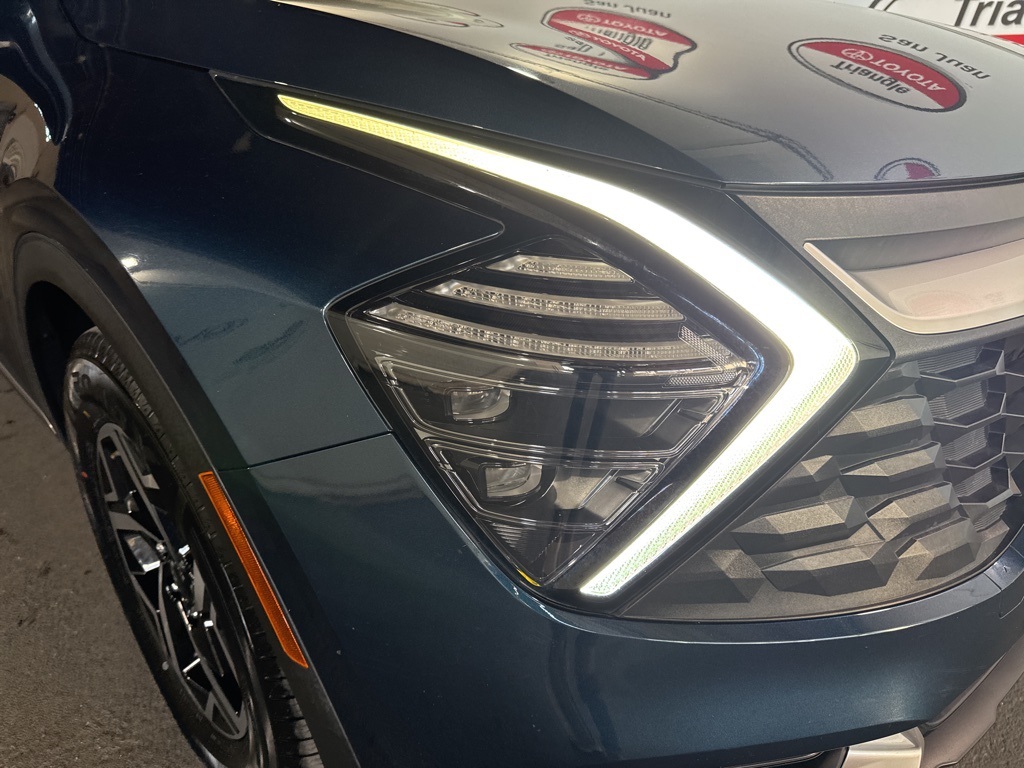 Thumbnail: 2025 Kia Sportage - 10