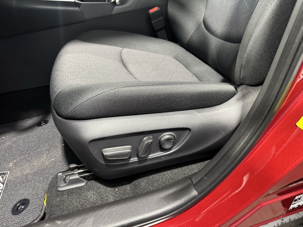 Thumbnail: 2025 Toyota RAV4 - 31