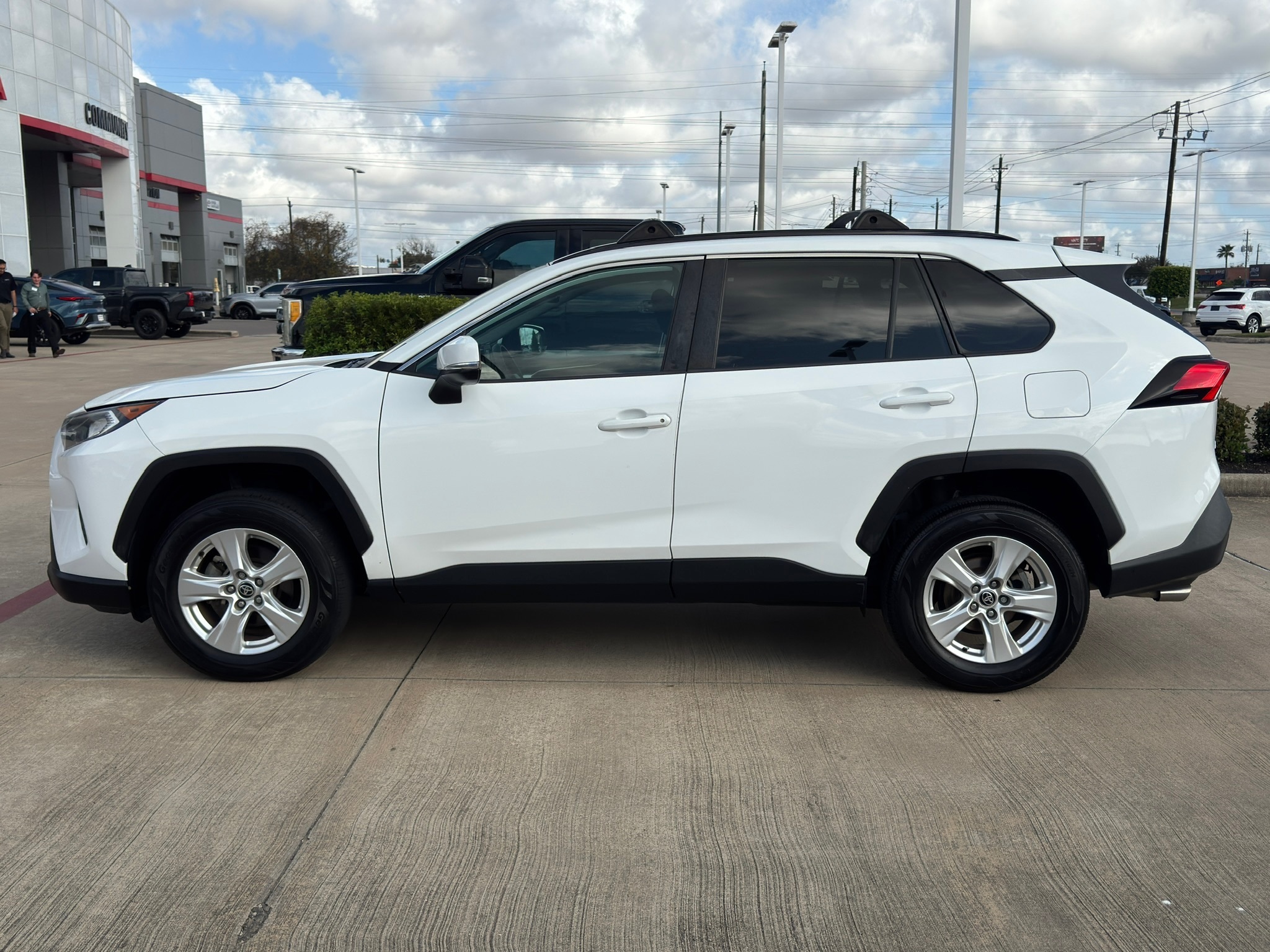 2021 Toyota RAV4 XLE - 10