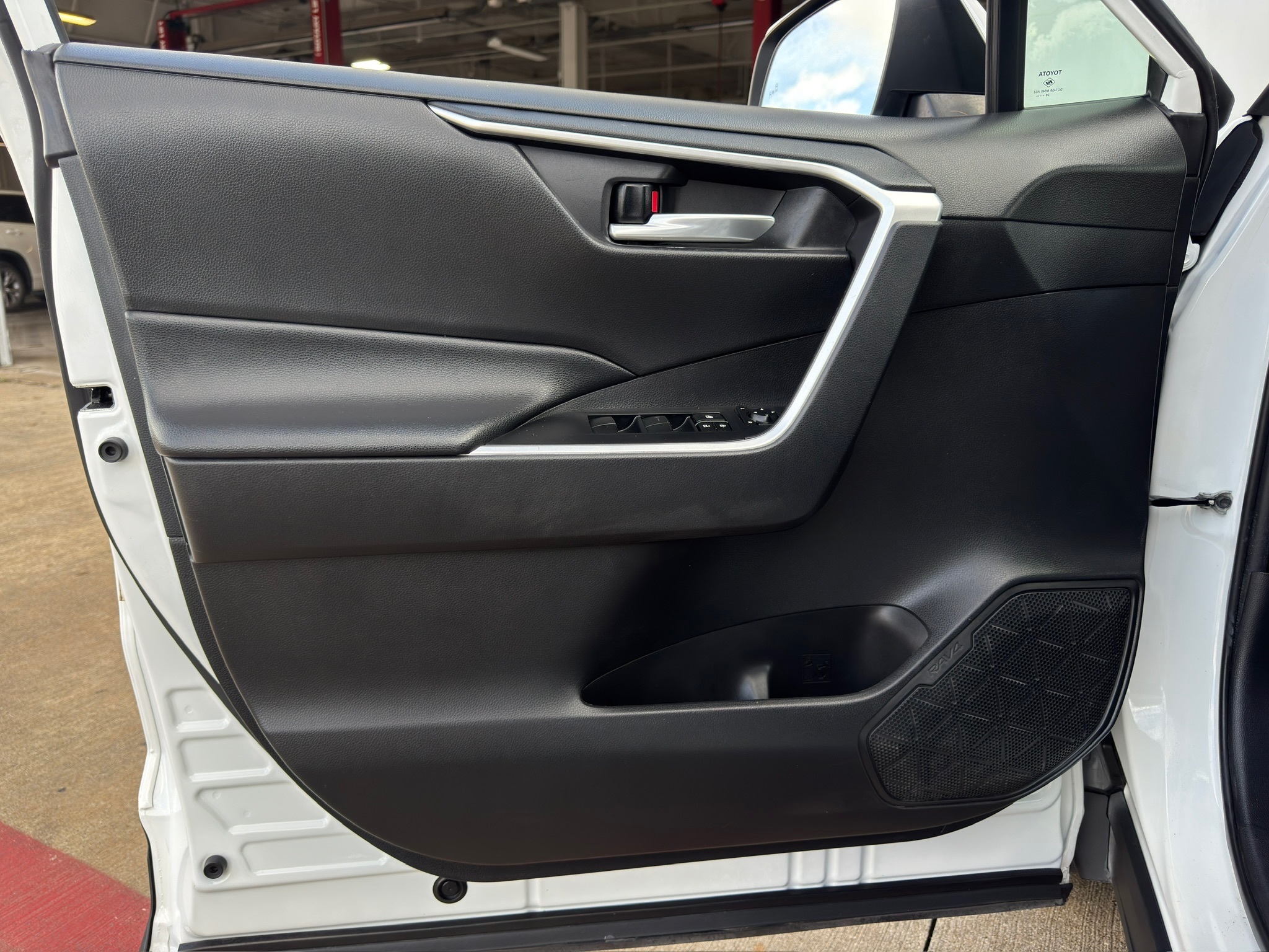 2021 Toyota RAV4 XLE White at Gullo Toyota