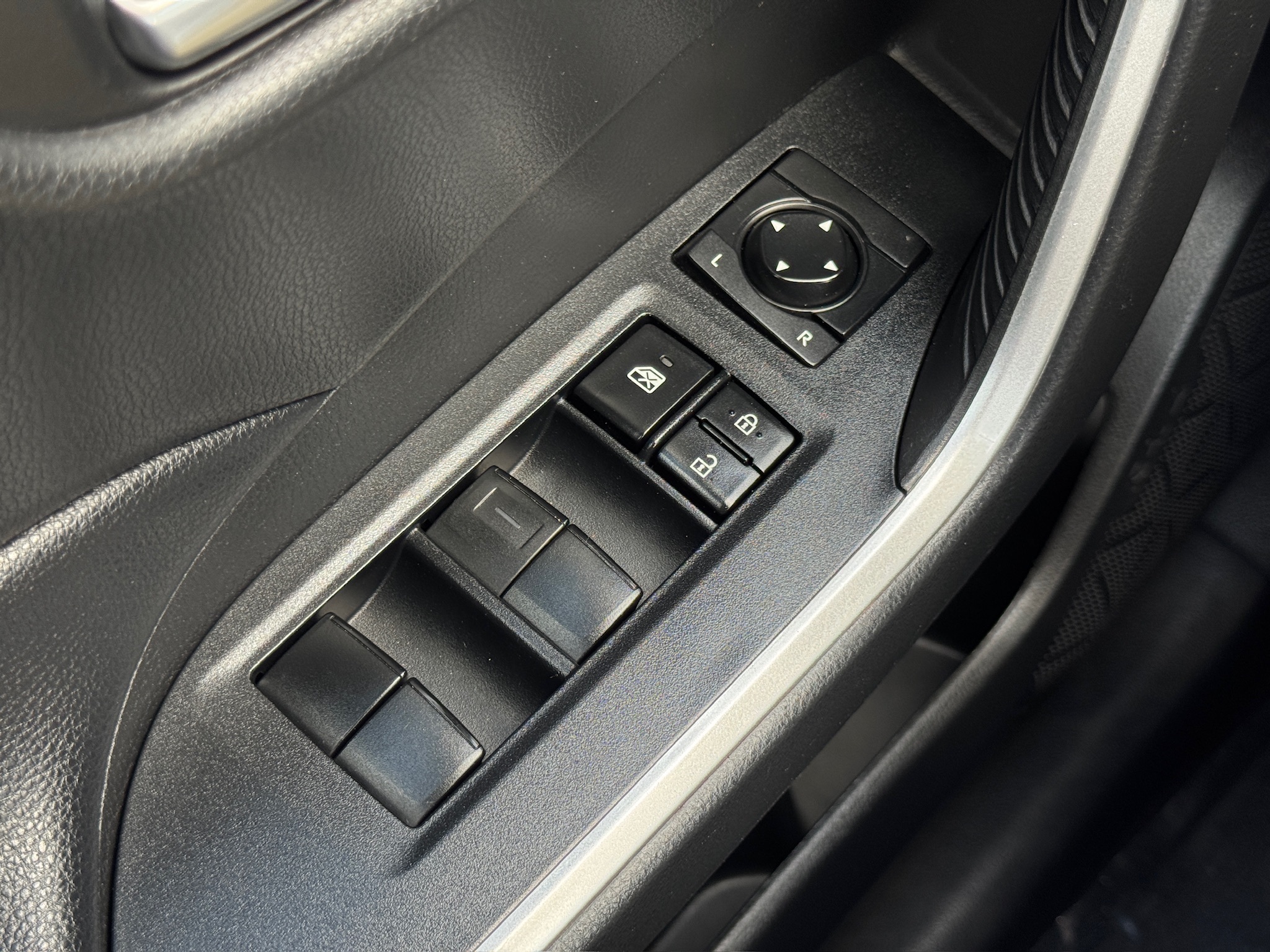 2021 Toyota RAV4 XLE White at Gullo Toyota