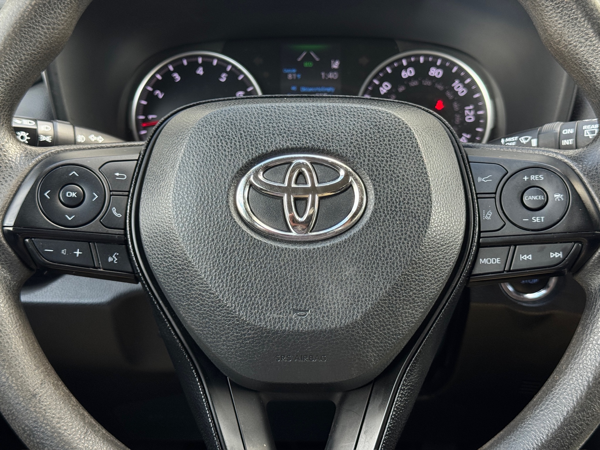 2021 Toyota RAV4 XLE - 6