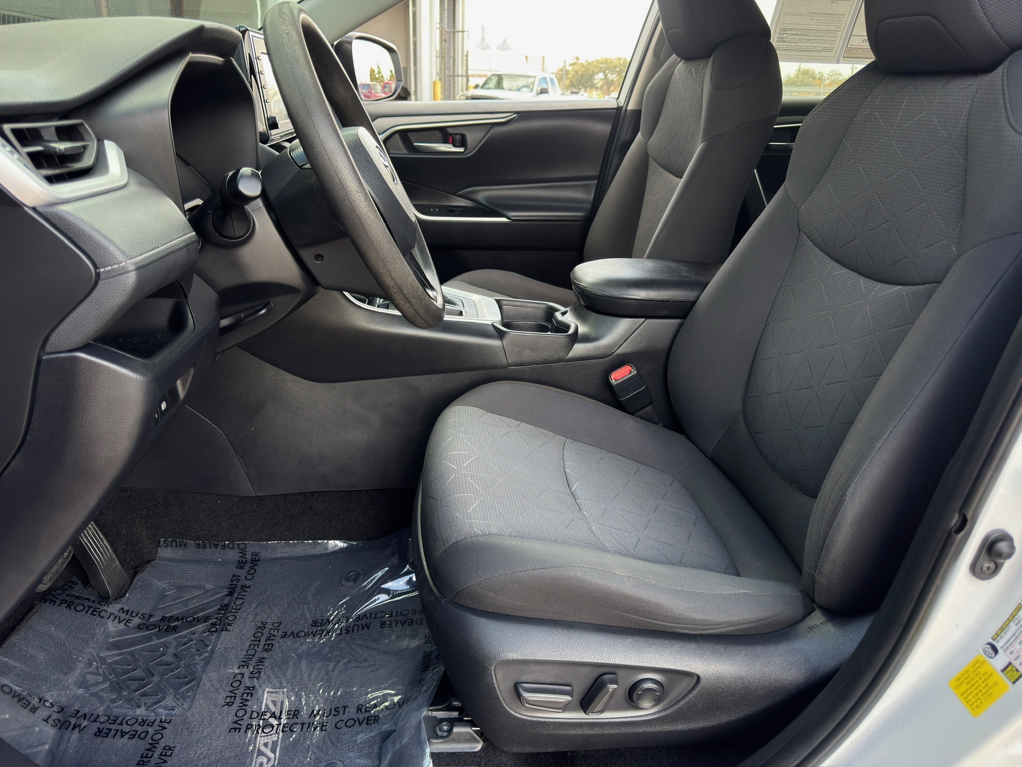 2021 Toyota RAV4 XLE - 8