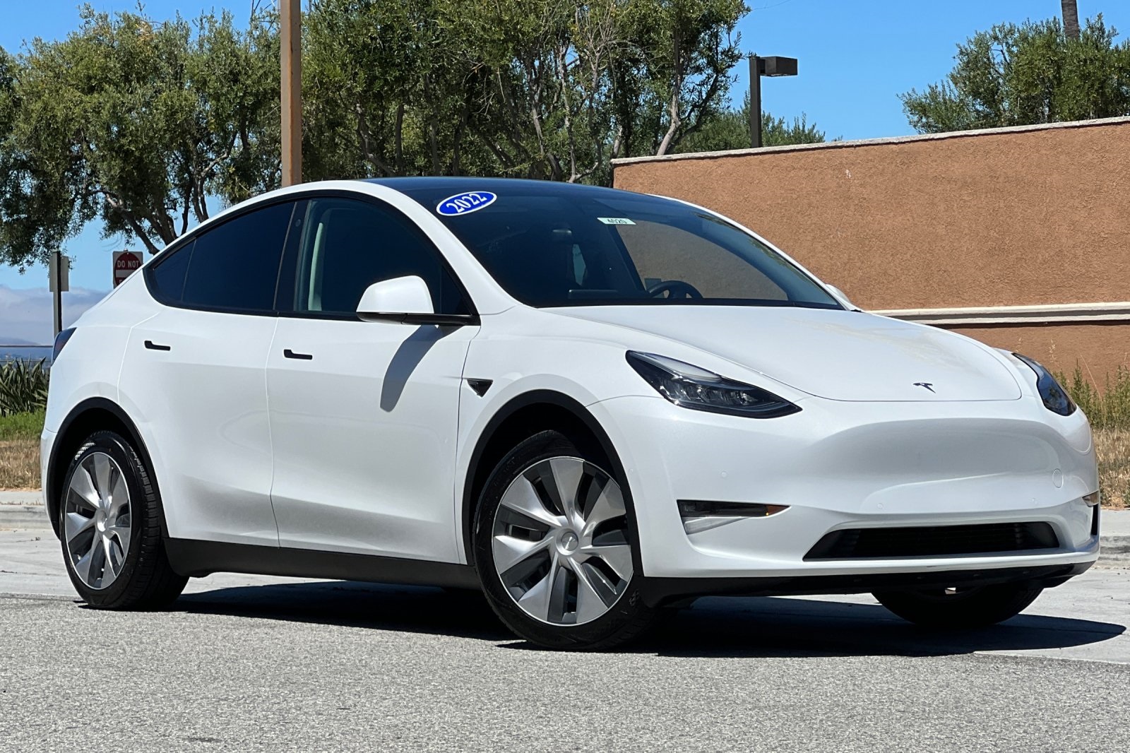 Used 2022 Tesla Model Y Long Range with VIN 7SAYGAEE9NF381531 for sale in Northfield, Minnesota