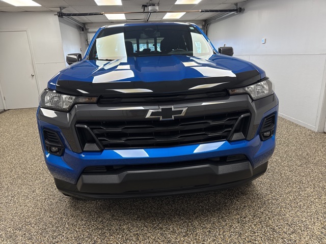 2024 Chevrolet Colorado LT photo 2