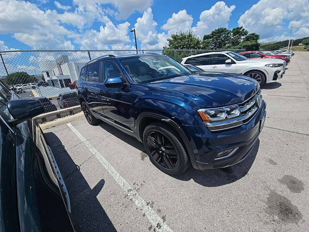 2018 Volkswagen Atlas V6 SEL photo 2