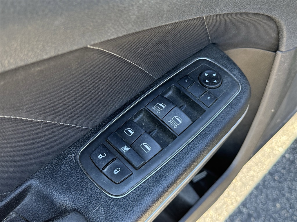 2020 Dodge Charger SXT Gray at Community Kia