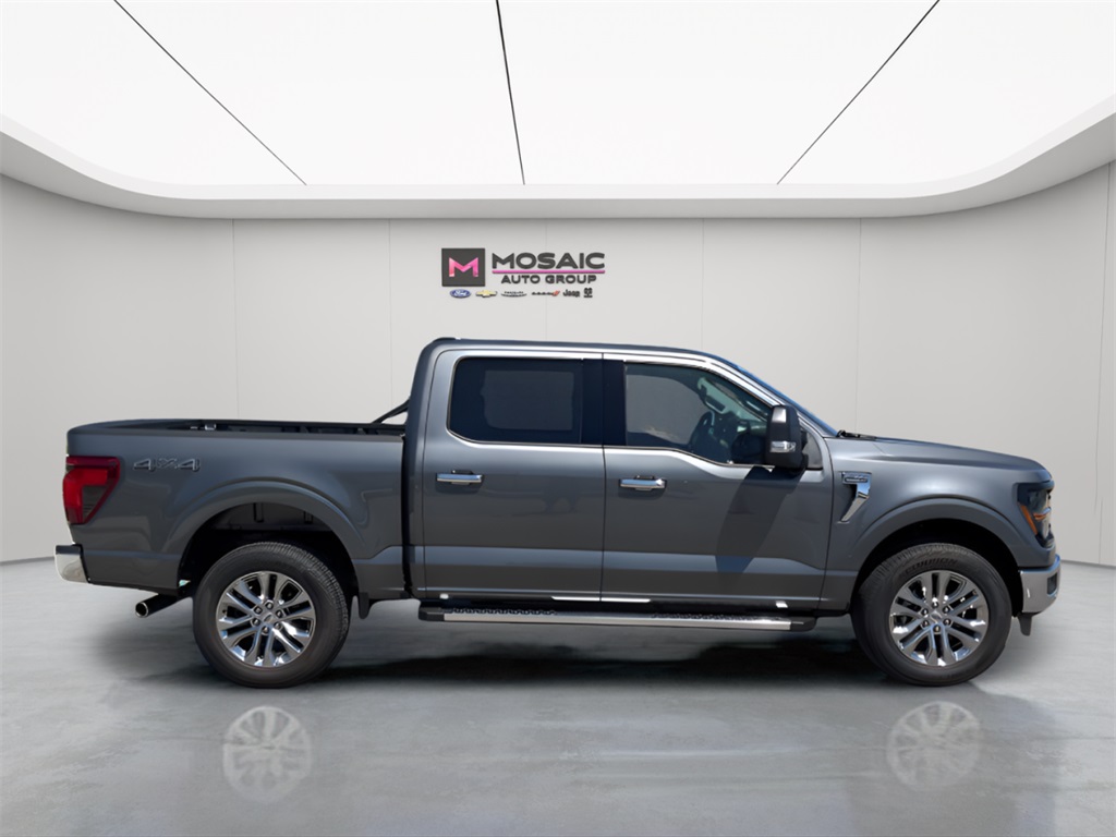 2025 Ford F-150 XLT photo 2