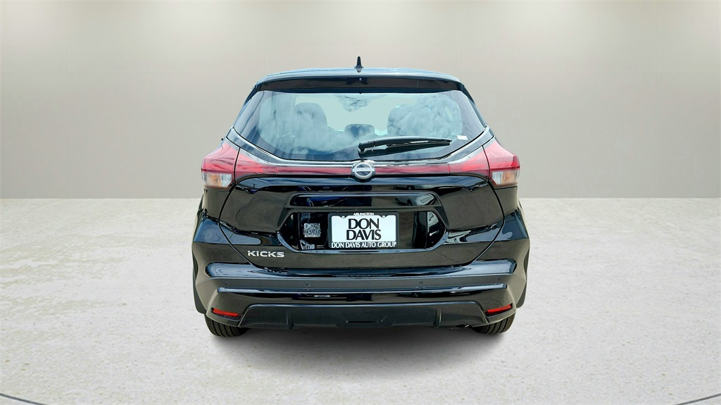 2025 Nissan Kicks Play