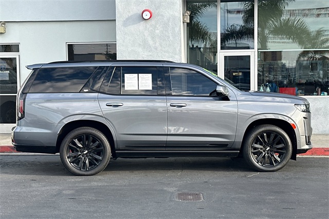 2021 Cadillac Escalade Sport photo 2