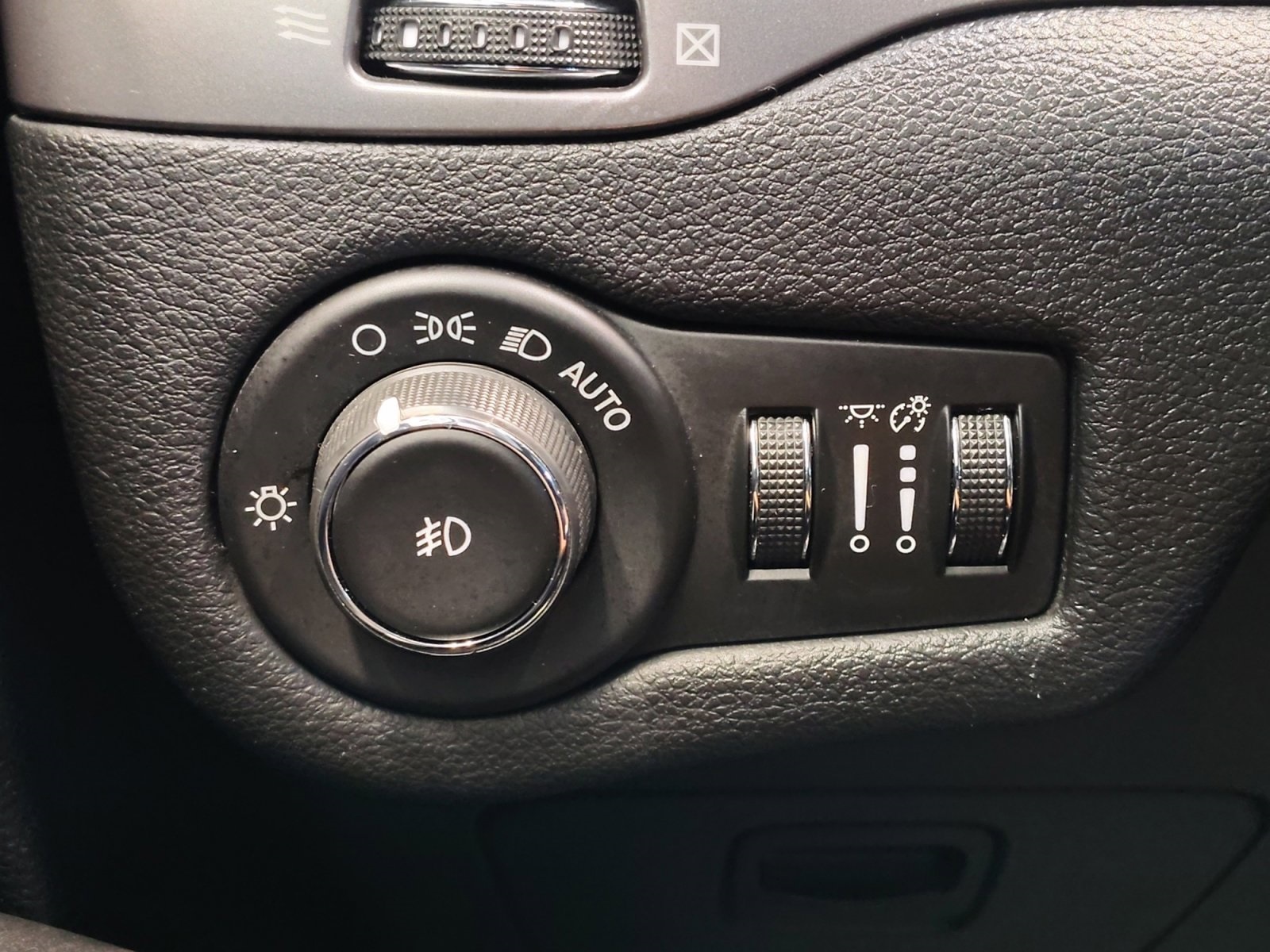 Used Car 2019 Jeep Cherokee  Latitude Plus For Sale Under $20,000 In San Antonio, Texas