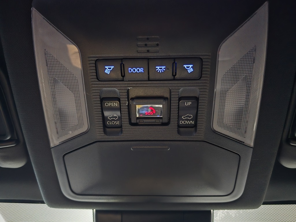 Thumbnail: 2022 Toyota RAV4 - 19