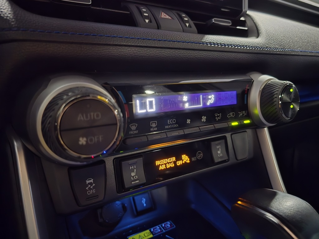 Thumbnail: 2022 Toyota RAV4 - 22