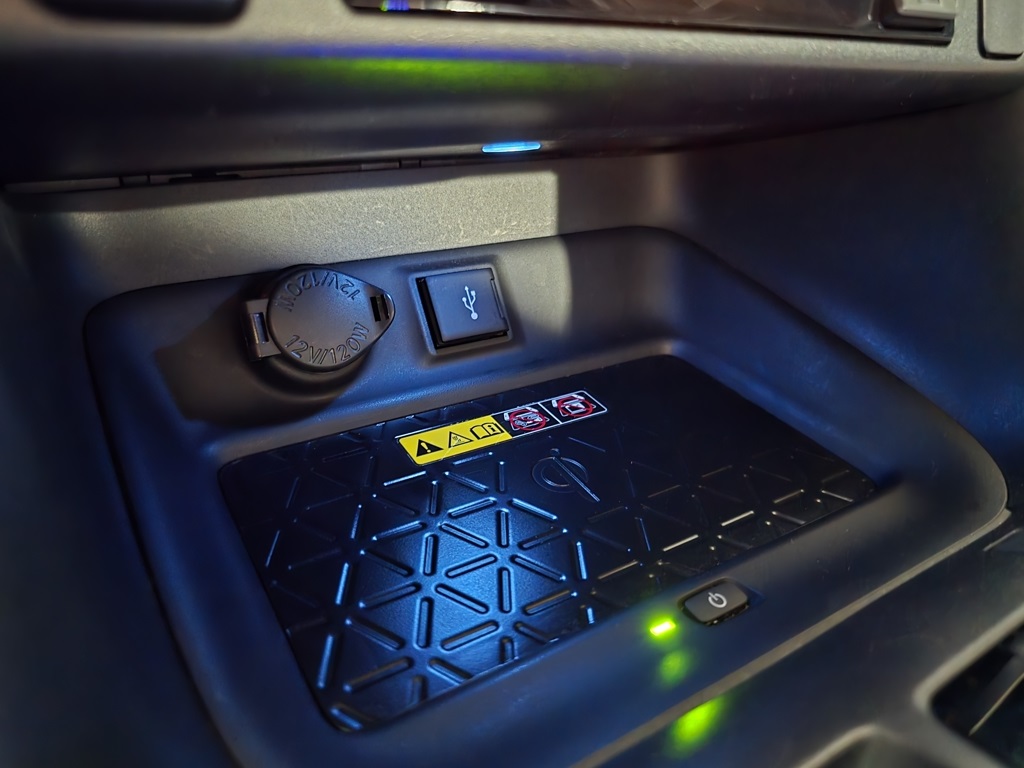 Thumbnail: 2022 Toyota RAV4 - 23