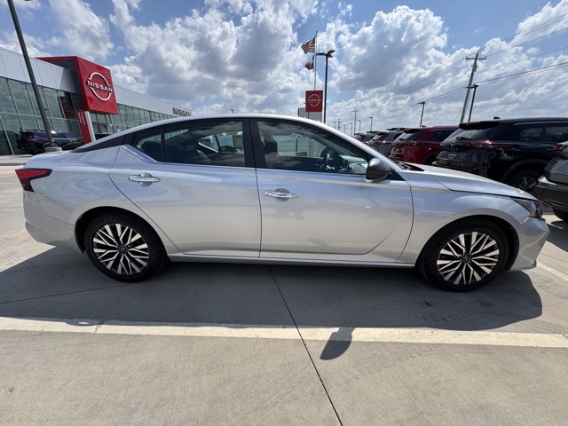 2024 Nissan Altima 2.5 SV photo 6