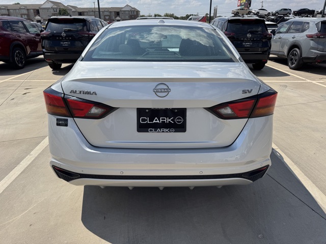 2024 Nissan Altima 2.5 SV photo 8