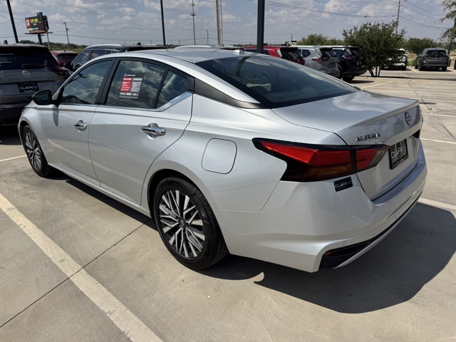 2024 Nissan Altima 2.5 SV photo 9