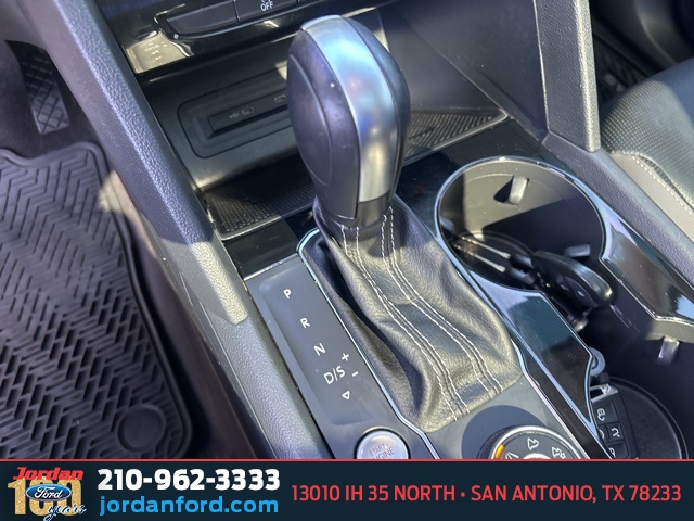 Used Car 2021 Volkswagen Atlas  Sel Premium For Sale Under $25,000 In San Antonio, Texas
