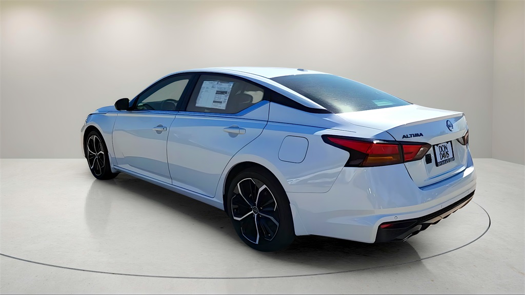 2025 Nissan Altima