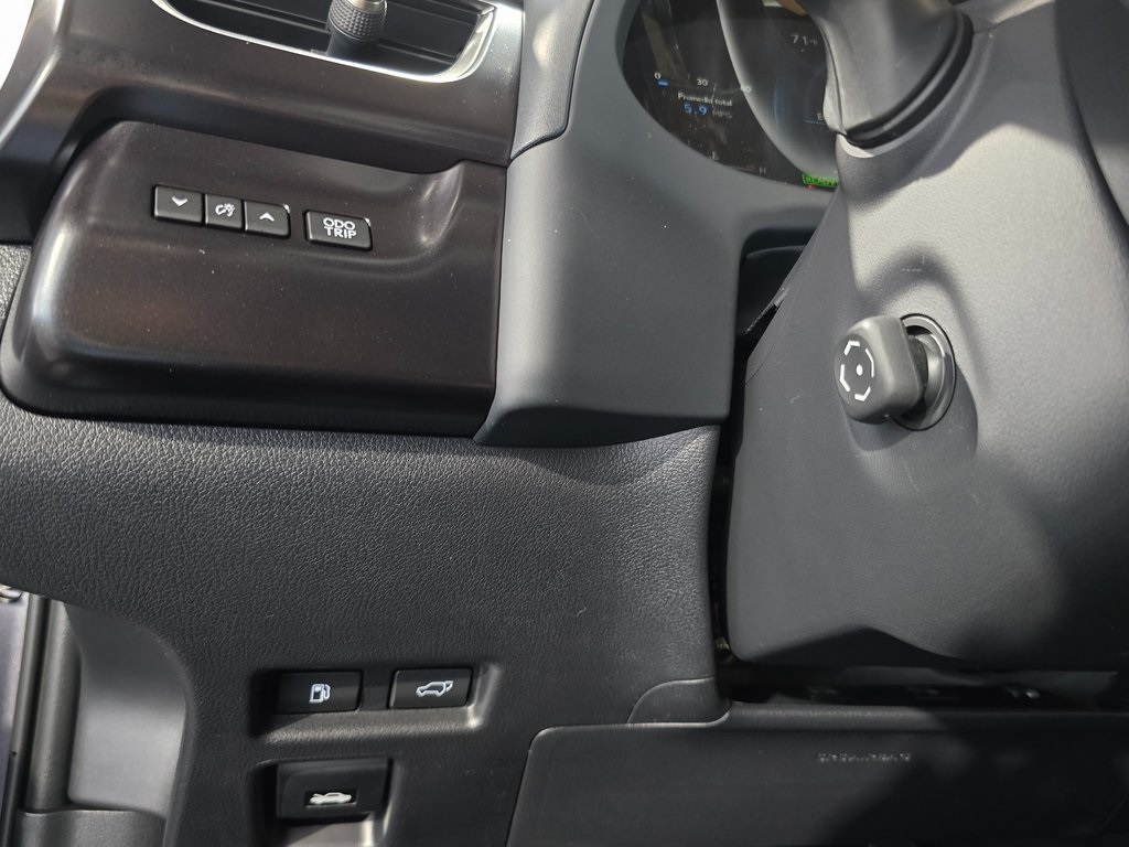 Thumbnail: 2025 Lexus UX - 14