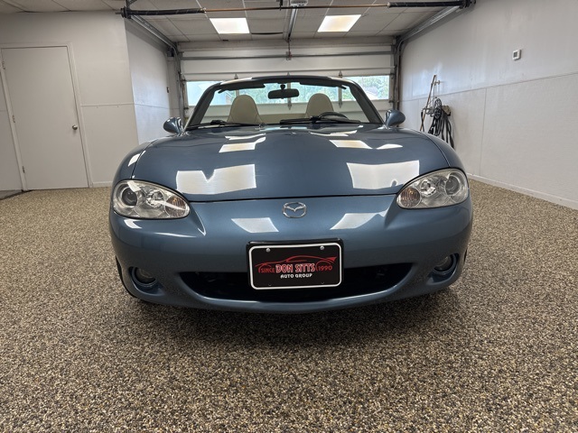 2005 Mazda MX-5 Miata Miata LS photo 2