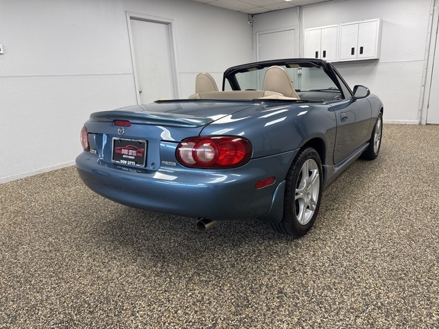2005 Mazda MX-5 Miata Miata LS photo 4