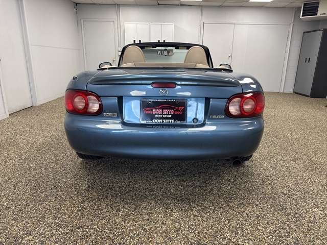 2005 Mazda MX-5 Miata Miata LS photo 5