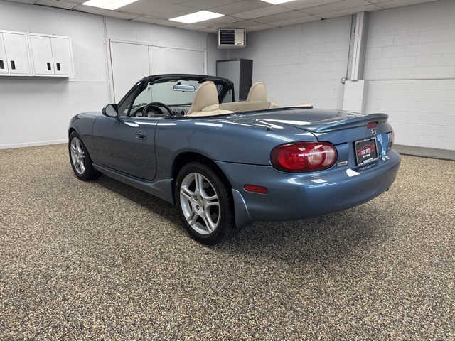 2005 Mazda MX-5 Miata Miata LS photo 6