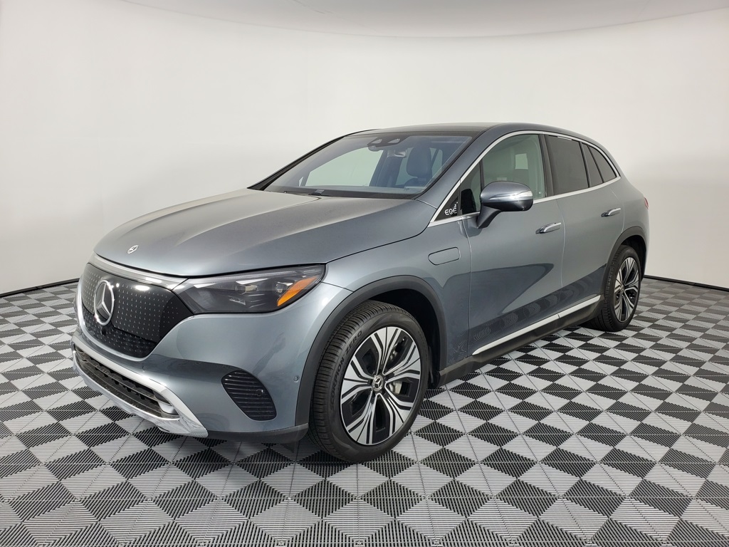 2024 Mercedes Benz EQE-Class SUV photo 3