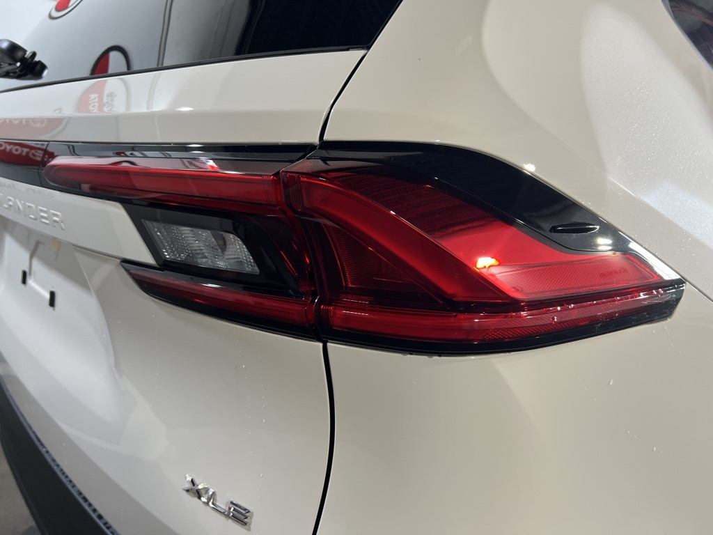 Thumbnail: 2026 Toyota Grand Highlander - 15