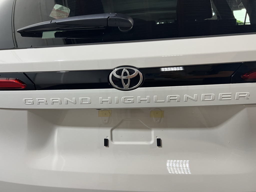 Thumbnail: 2026 Toyota Grand Highlander - 20