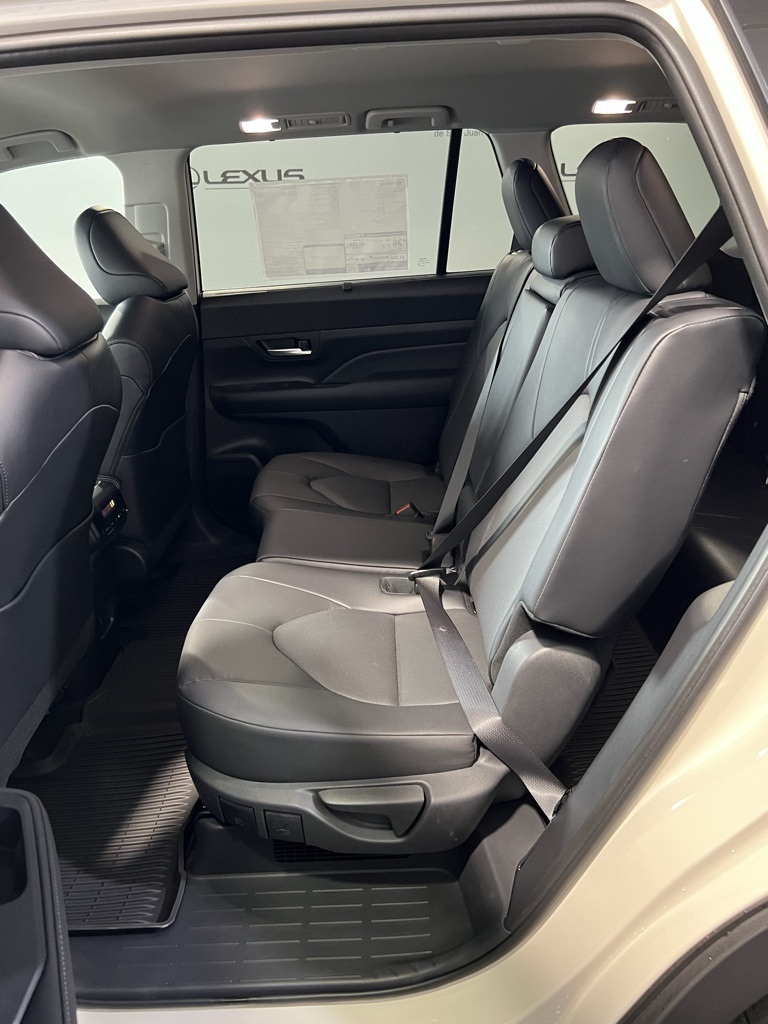 Thumbnail: 2026 Toyota Grand Highlander - 29