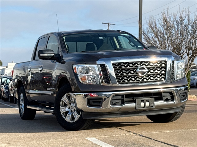 2018 Nissan Titan SV Crew Cab 4WD