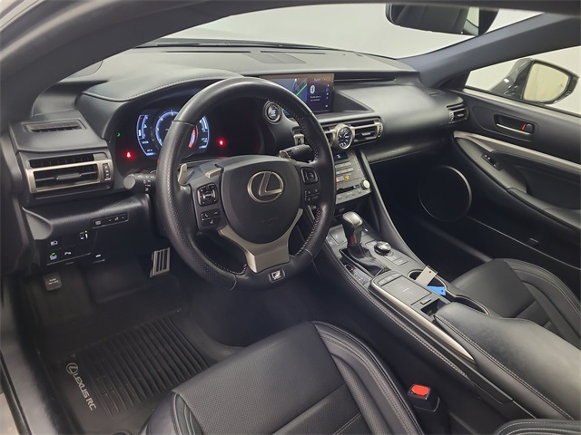 2020 – Lexus – RC