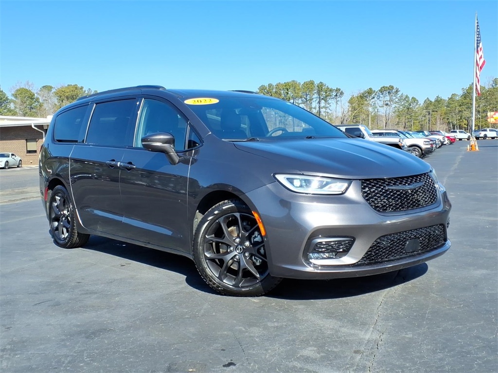 2022 Chrysler Pacifica Limited FWD