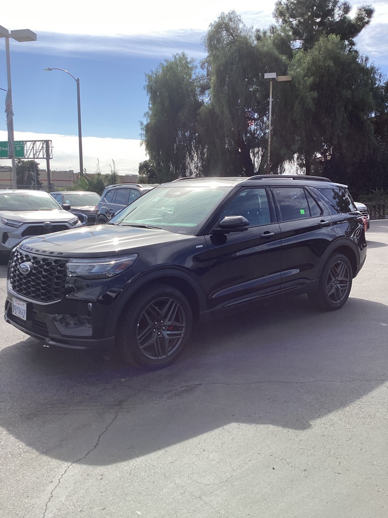 2025 Ford Explorer ST-Line AWD