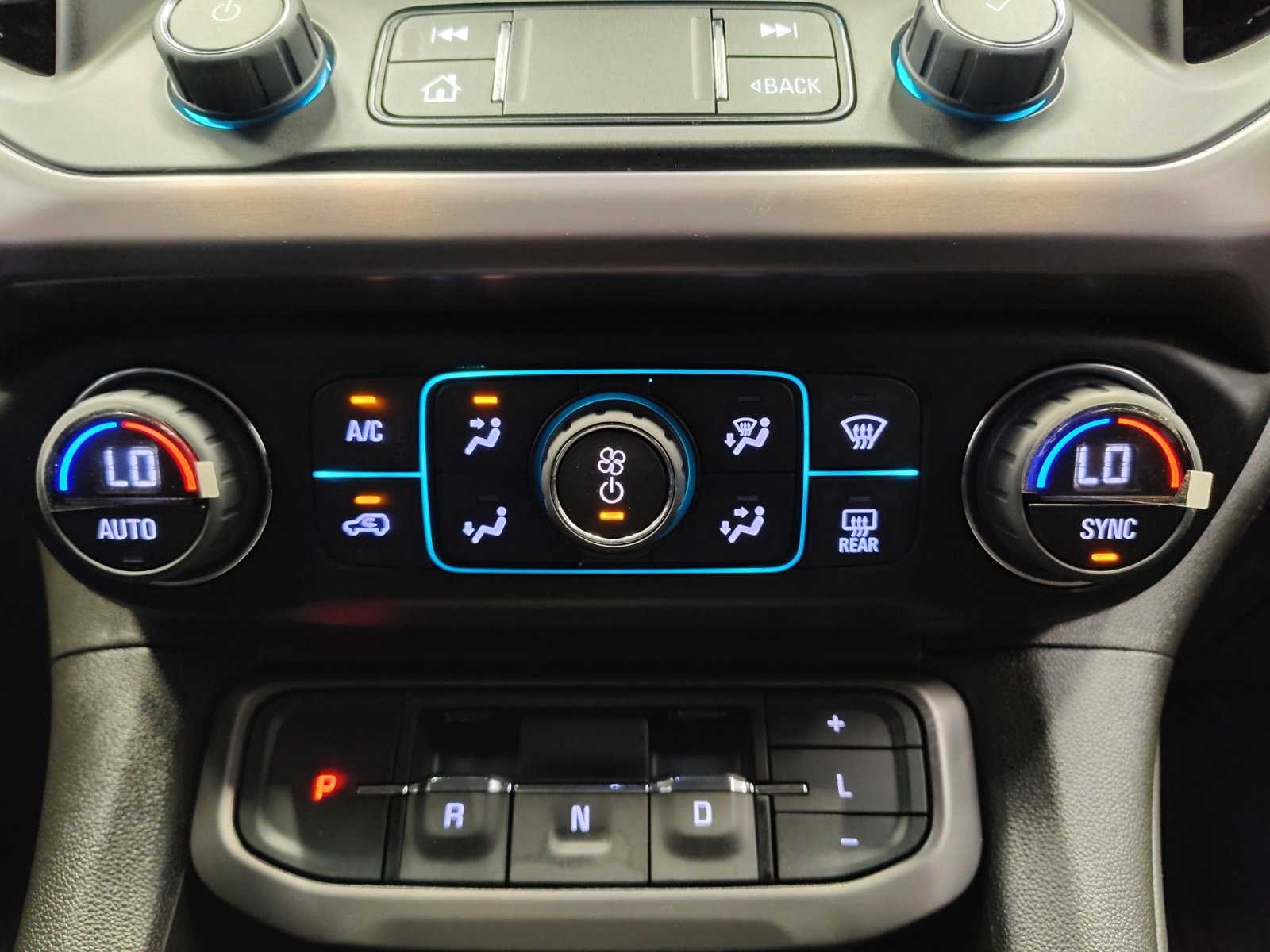 Used Car 2023 Gmc Acadia  At4 For Sale Under $35,000 In San Antonio, Texas