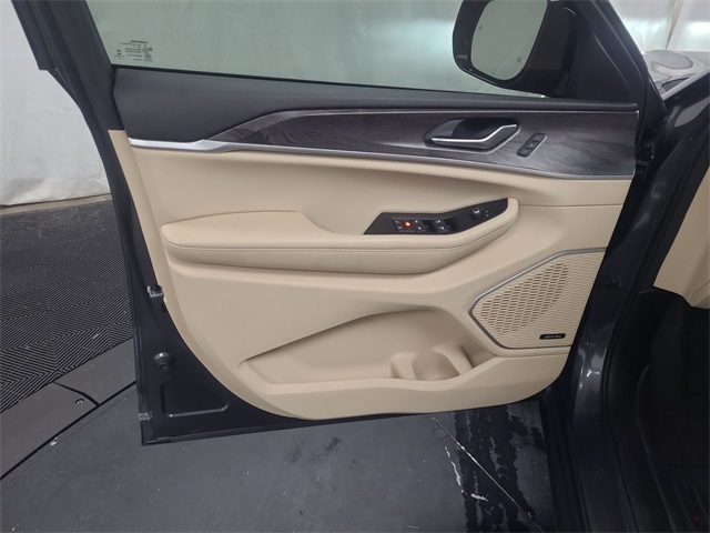 2022 – Jeep – Grand Cherokee L