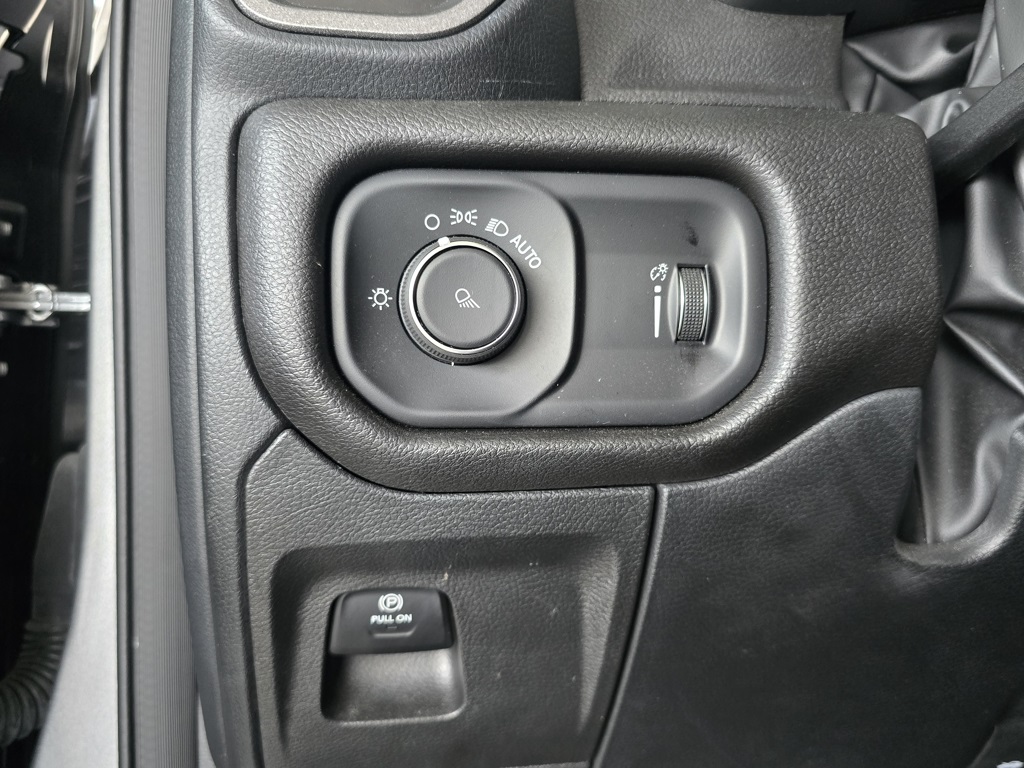 Thumbnail: 2025 RAM 1500 - 13