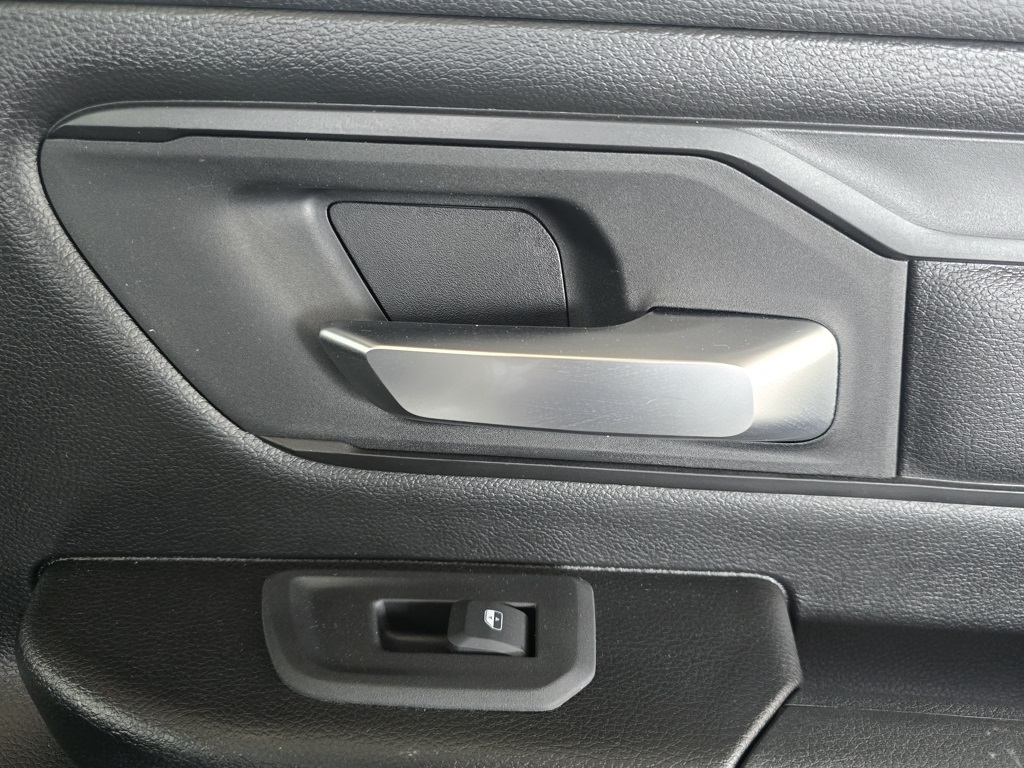 Thumbnail: 2025 RAM 1500 - 19