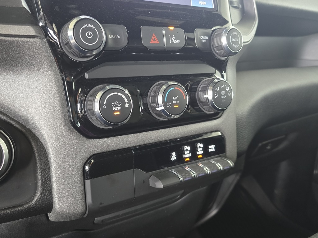 Thumbnail: 2025 RAM 1500 - 22