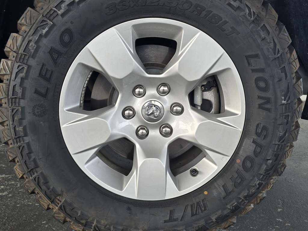 Thumbnail: 2025 RAM 1500 - 32