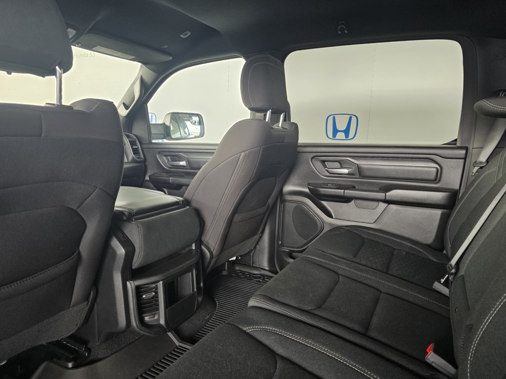 Thumbnail: 2025 RAM 1500 - 9