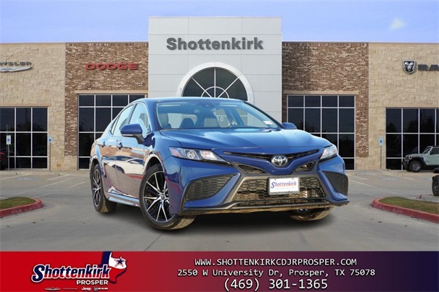 2024 Toyota Camry SE FWD