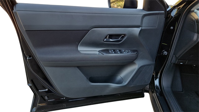 2026 Nissan Kicks - Image 21