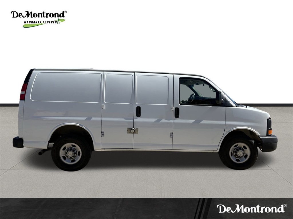 2009 Chevrolet Express 2500 Work Van - 3